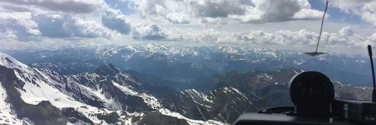 Flugwegposition um 13:05:29: Aufgenommen in der Nähe von Gemeinde Tux, Österreich in 3070 Meter